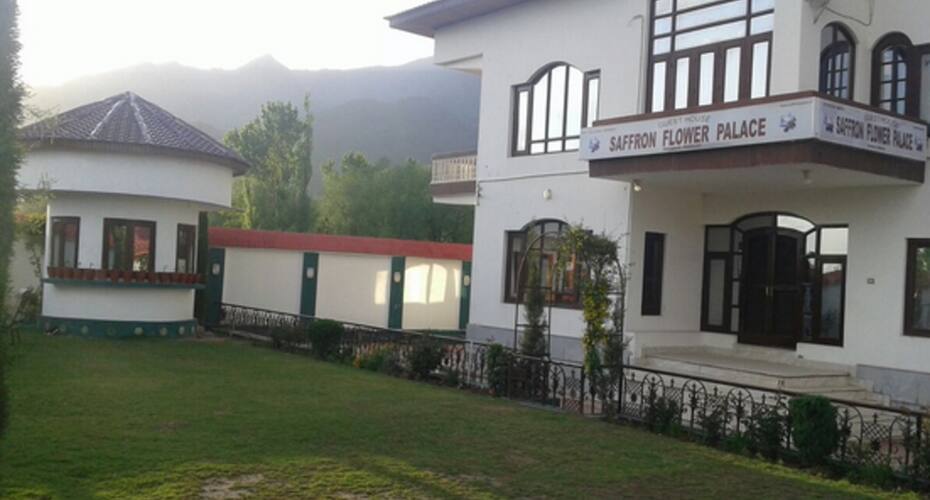Saffron Palace, Srinagar 4